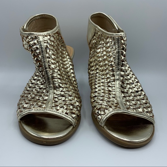 Indigo Rd. Gold Metallic Open Toe Sandals Size 6.5 - Picture 2 of 10